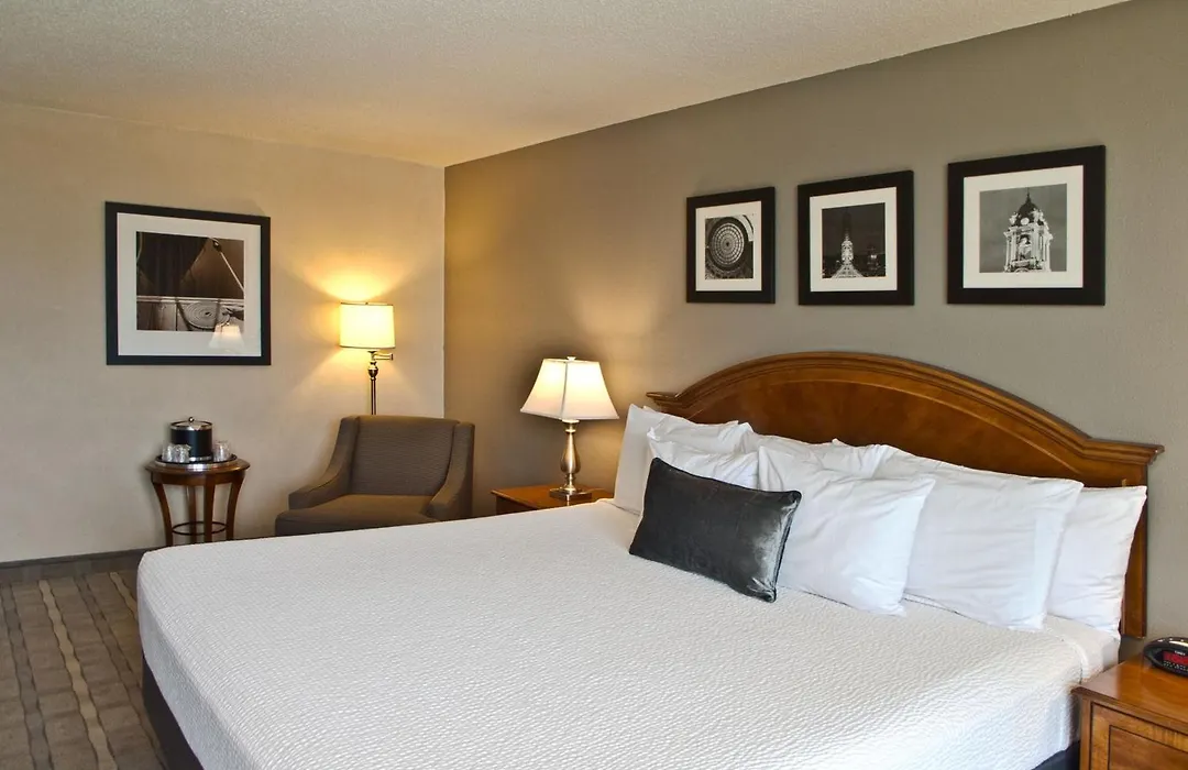 Inn At The Convention Center-1